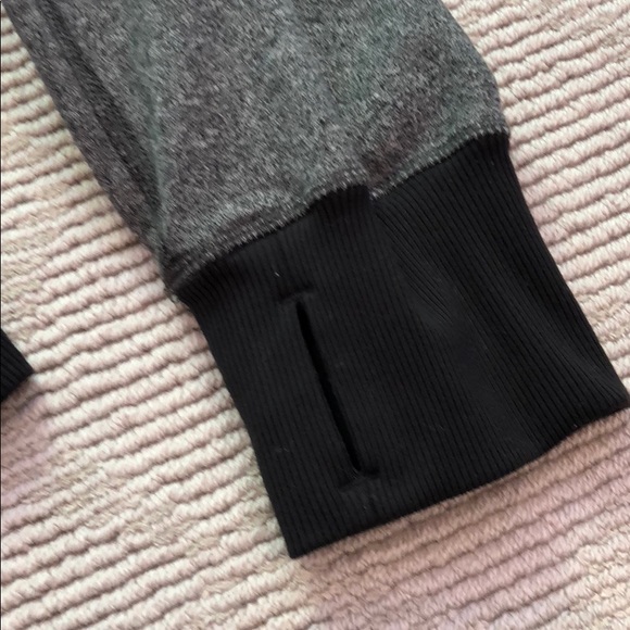 LULULEMON SWEATSHIRT with hood - Picture 4 of 7